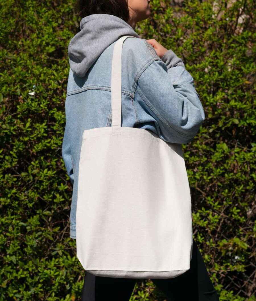 Plain White Zipper Tote Bag Mockup - Your New Fashionable Accessory